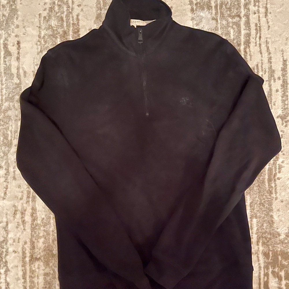 Authentic Men’s Burberry pullover/half zip.
